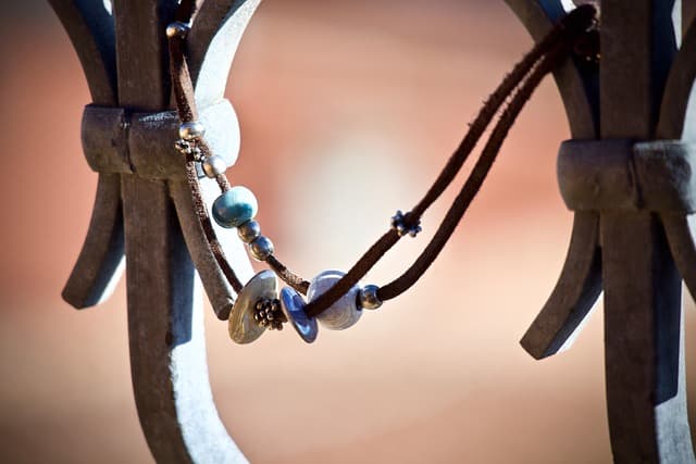 Bijoux Artisanaux Populaires : Guide d'Achat